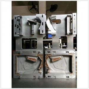 Automatic incision blow molding mould for 4L oil pot